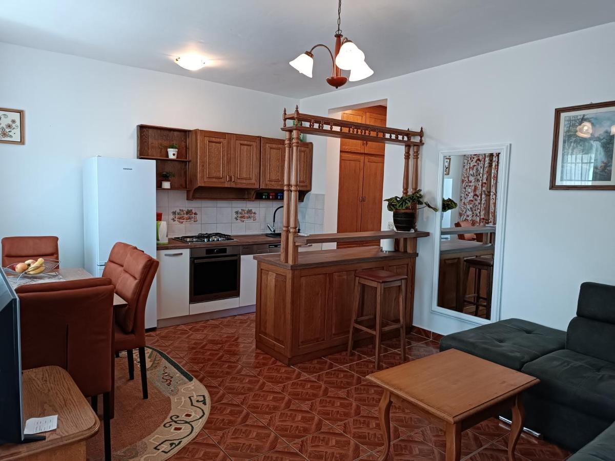 Apartments Ivicek Poreč Eksteriør billede